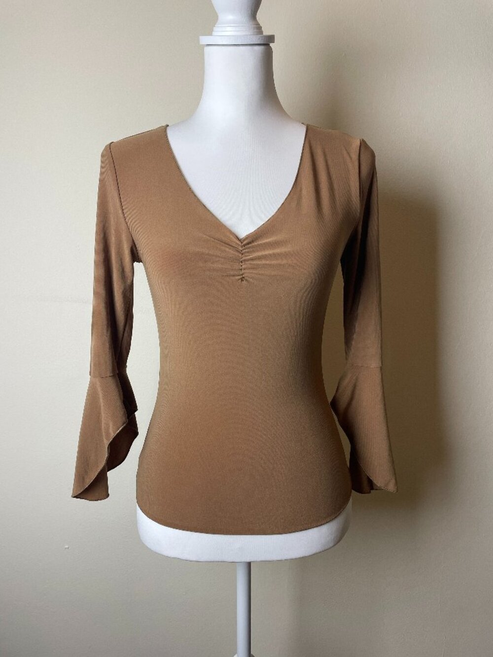 Geri C. New York Tan Bell Sleeve Ruched V-Neck Top Medium EUC